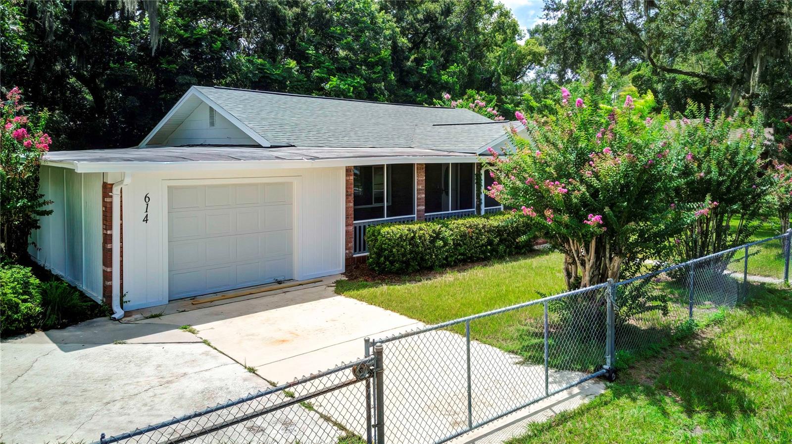 614 Powell St Property Photo 4