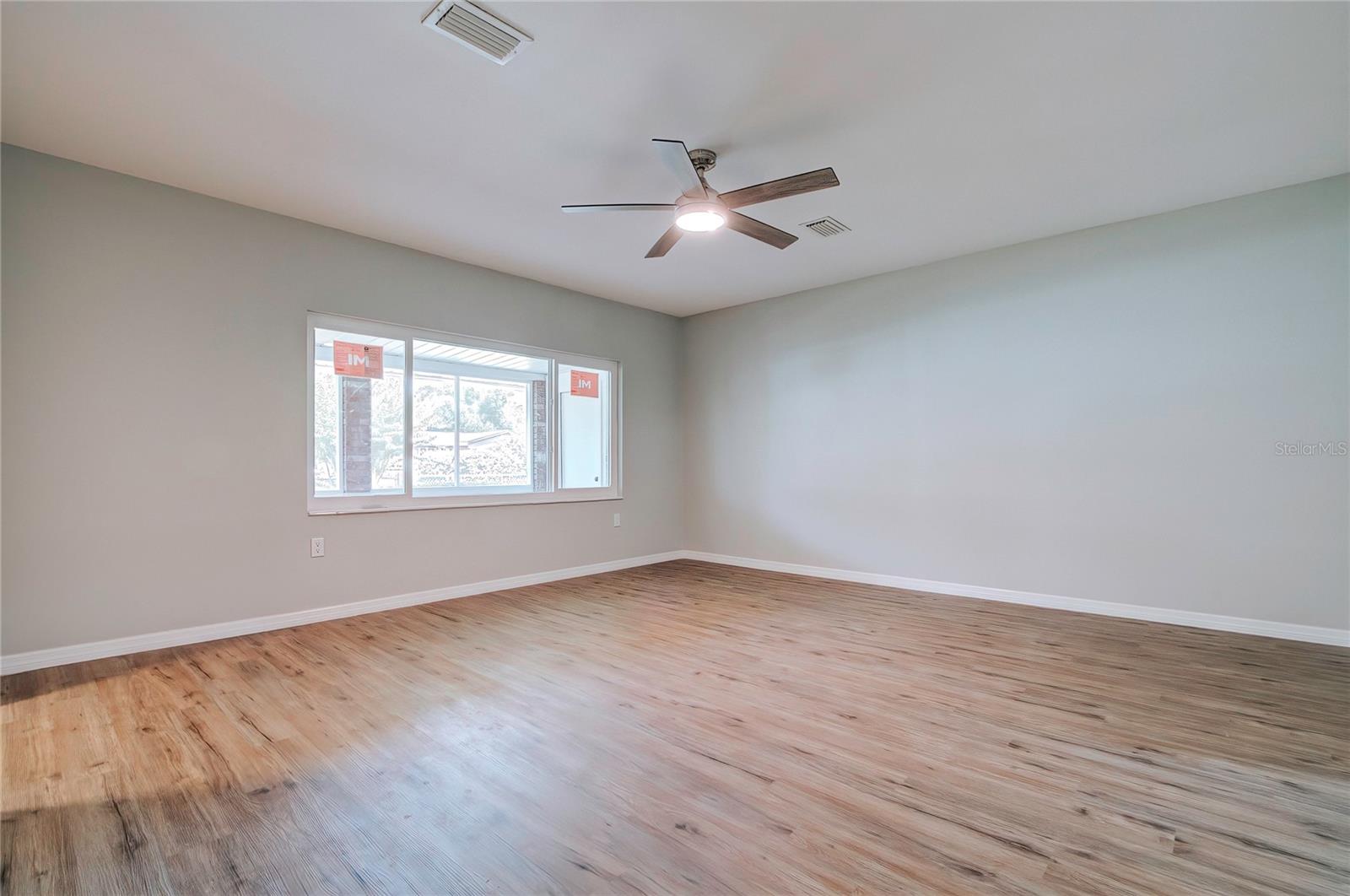 614 Powell St Property Photo 15