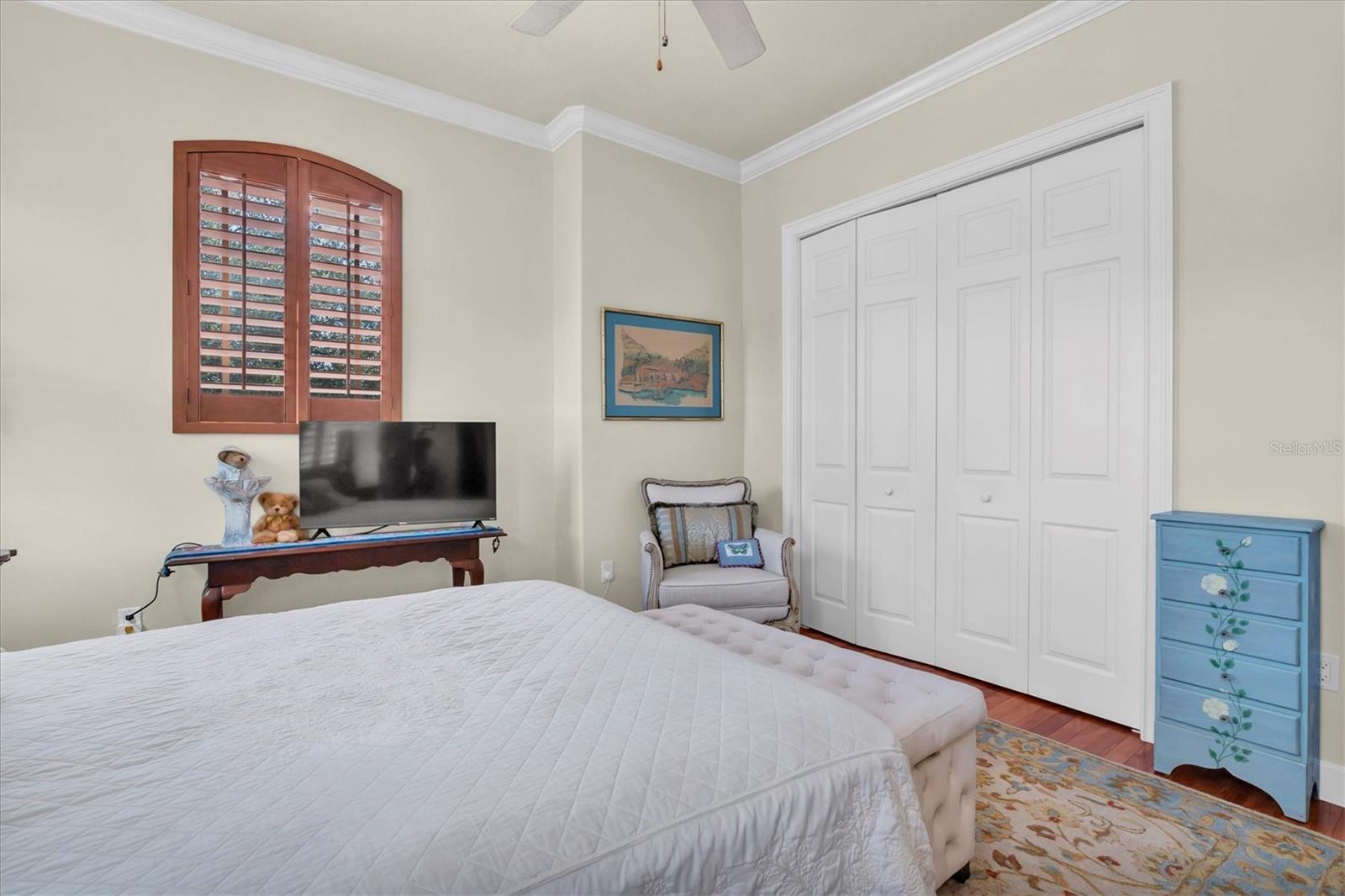2861 Roehampton Close Property Photo 49