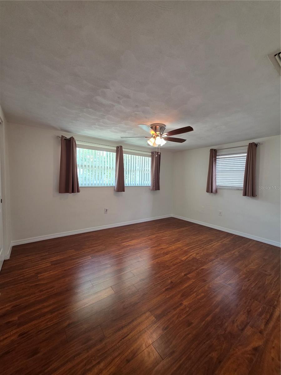 4832 Elmwood St Property Photo 19