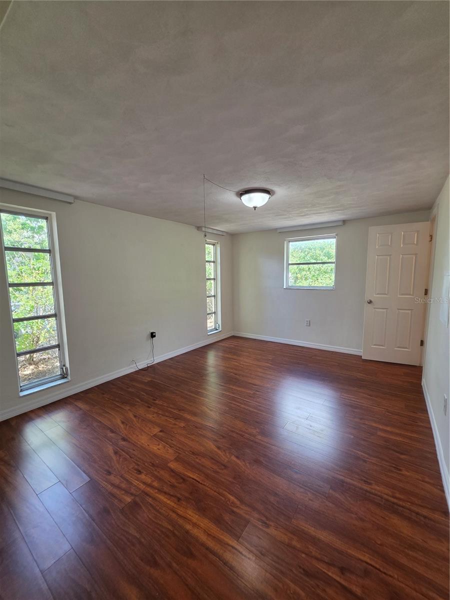 4832 Elmwood St Property Photo 23