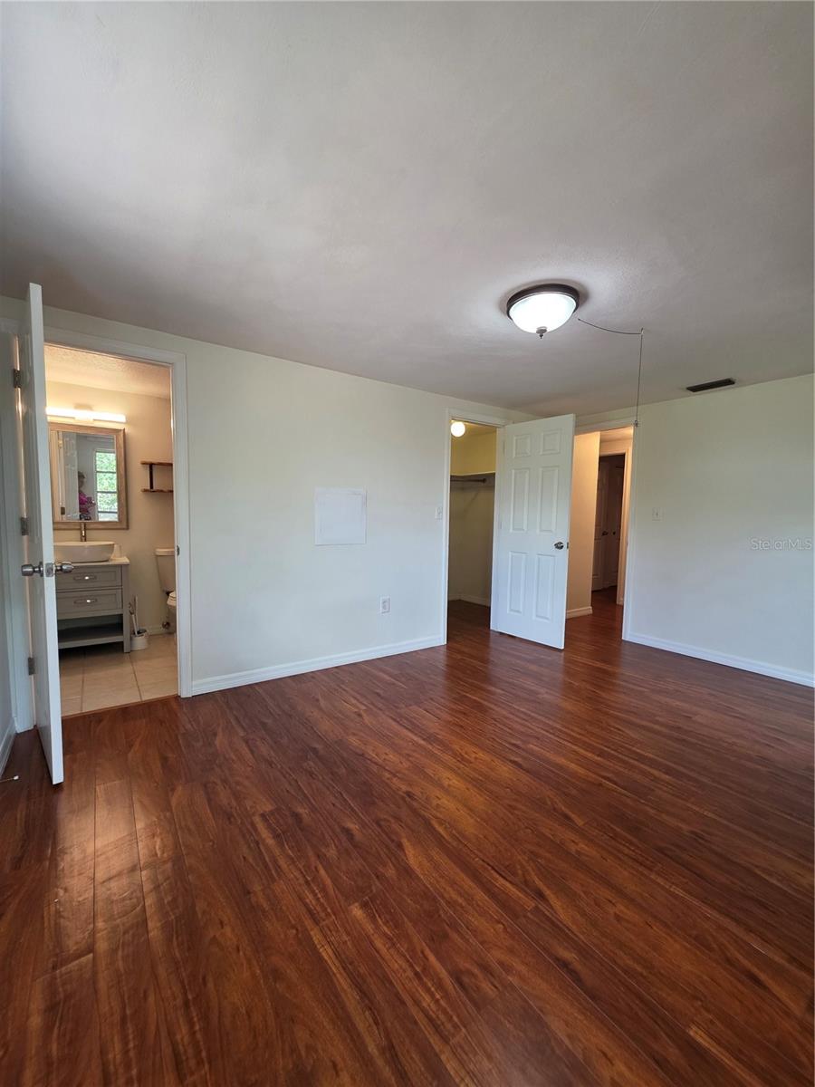 4832 Elmwood St Property Photo 24