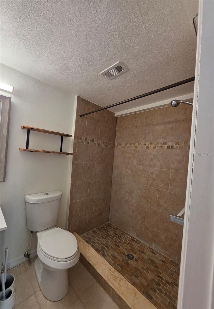 4832 Elmwood St Property Photo 26