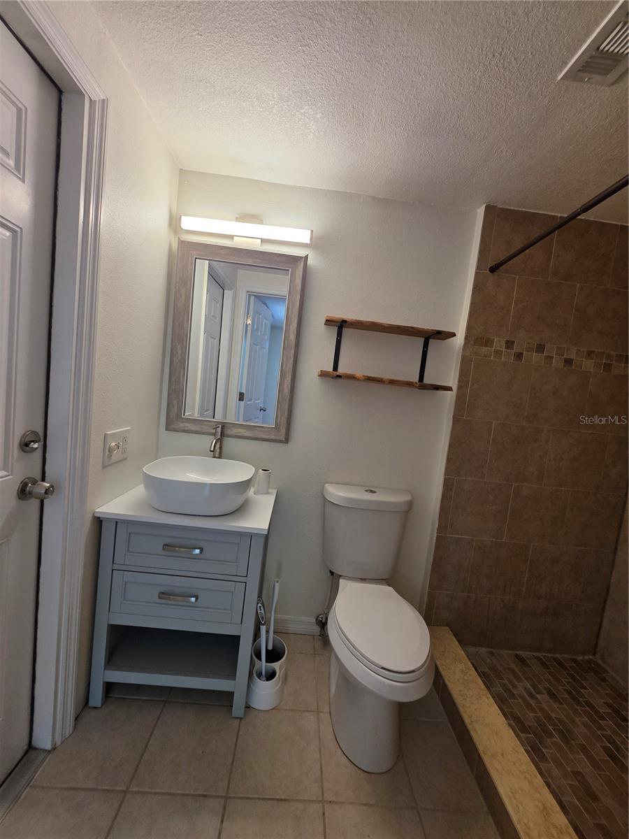 4832 Elmwood St Property Photo 27