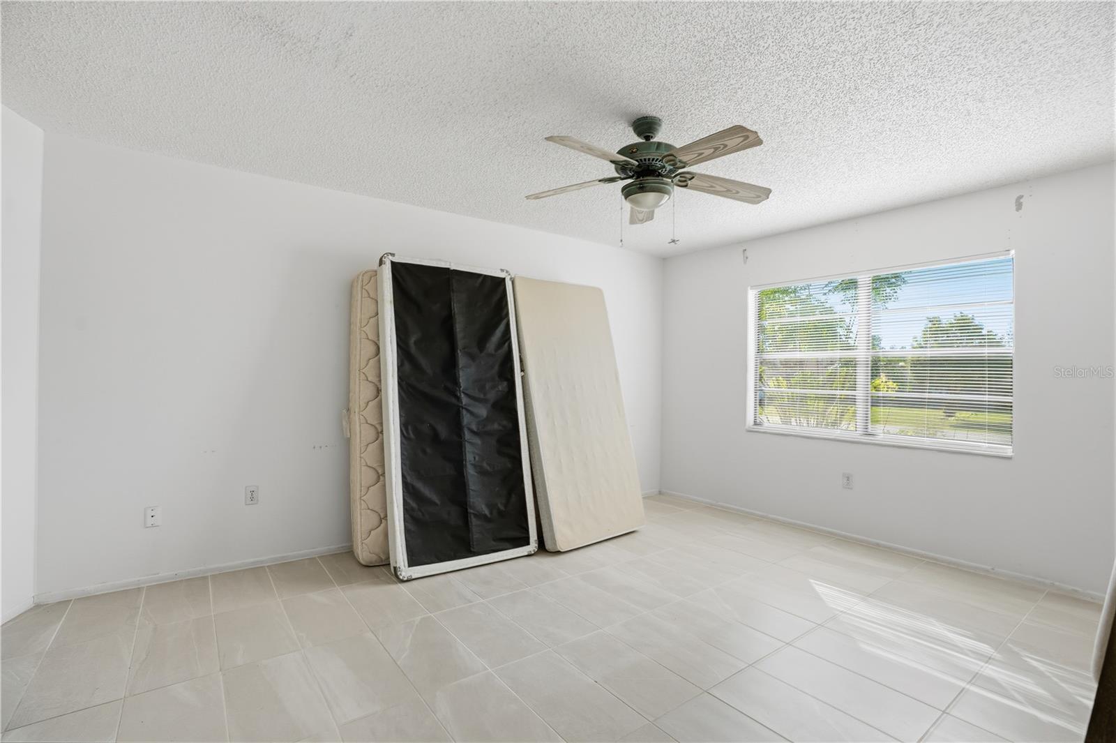 2304 Hawthorne Rd Property Photo 5