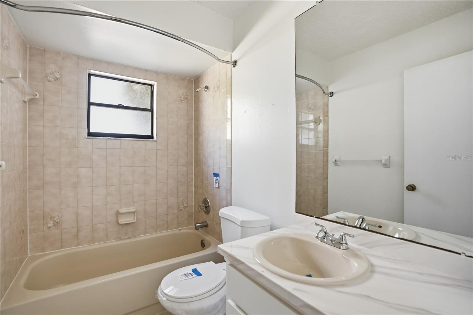 2304 Hawthorne Rd Property Photo 8