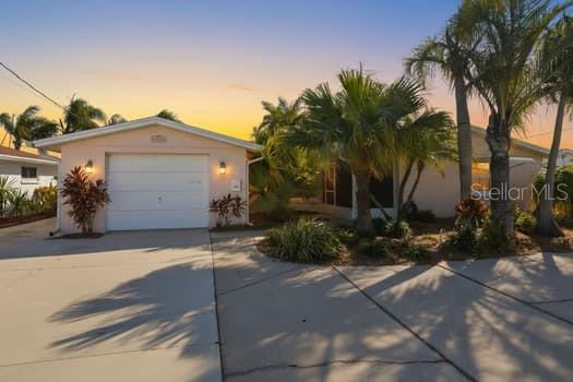 12612 4th Isle Property Photo 1