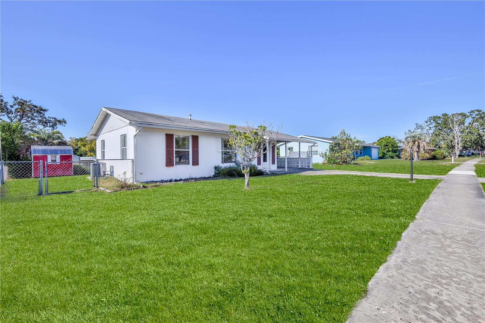 6352 Spring Hill Dr Property Photo 3
