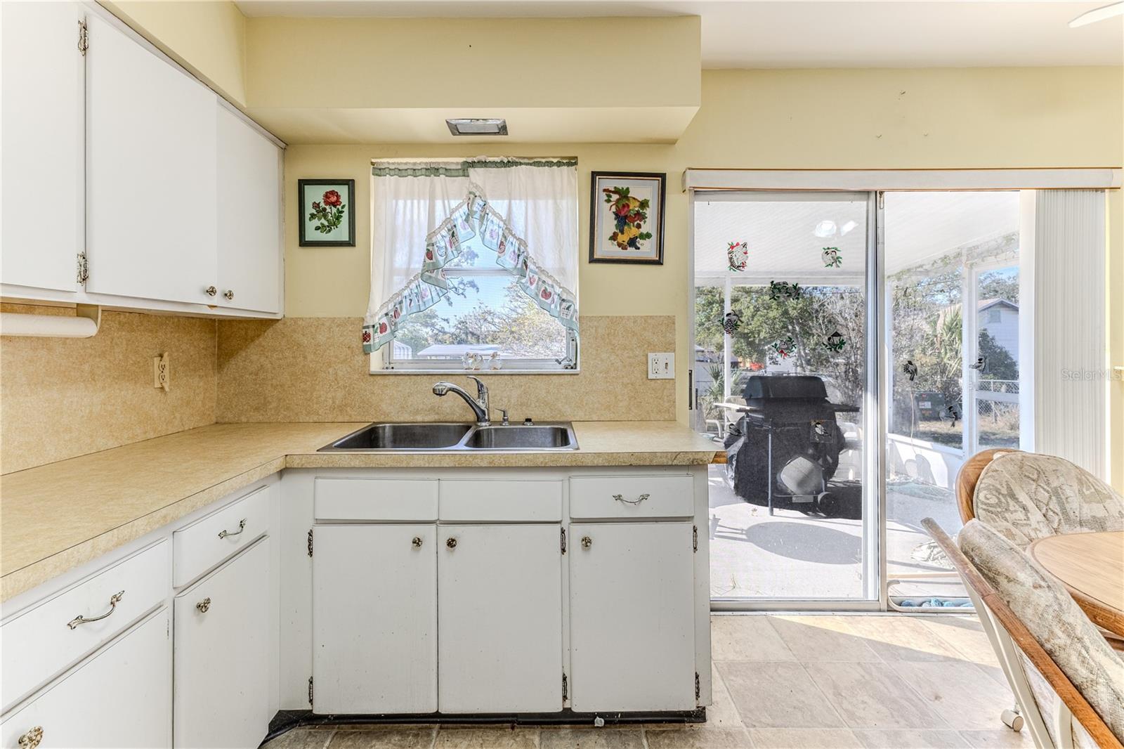 6352 Spring Hill Dr Property Photo 12