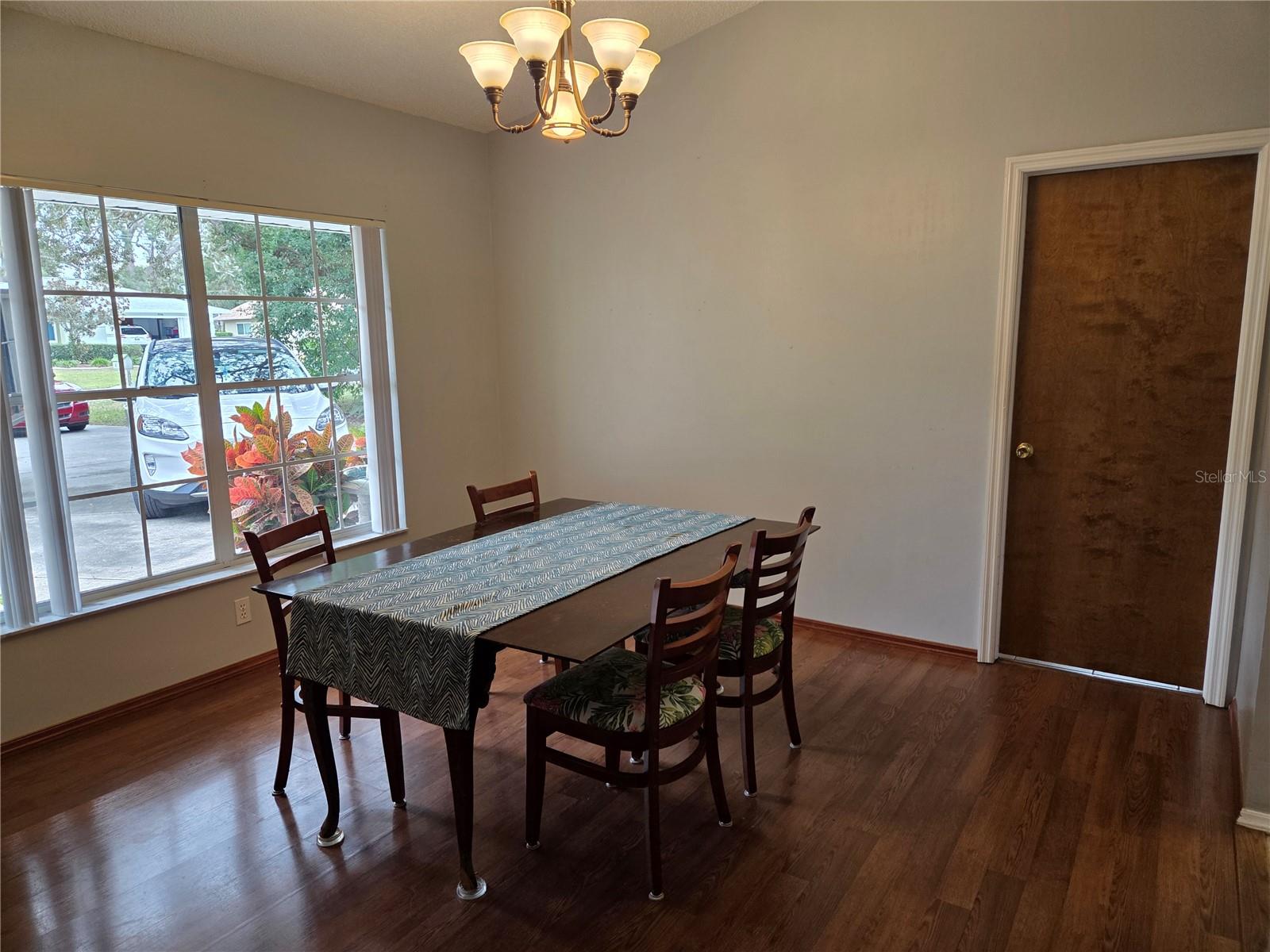 7605 Landmark Dr Property Photo 6