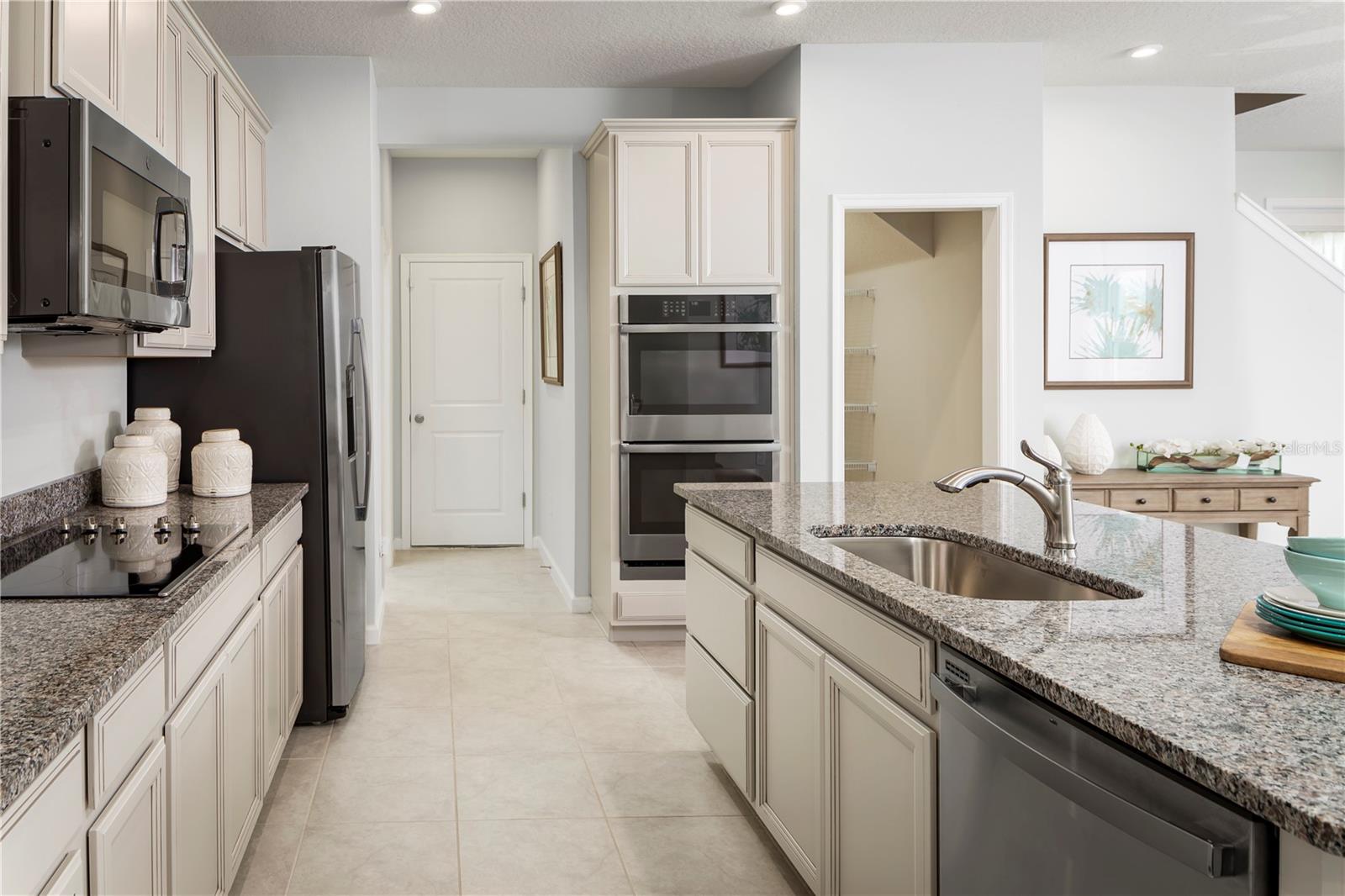 2101 Great Egret Cir Property Photo 8
