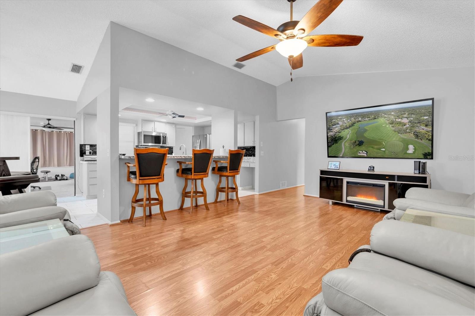 7099 Pond View Ct Property Photo 19
