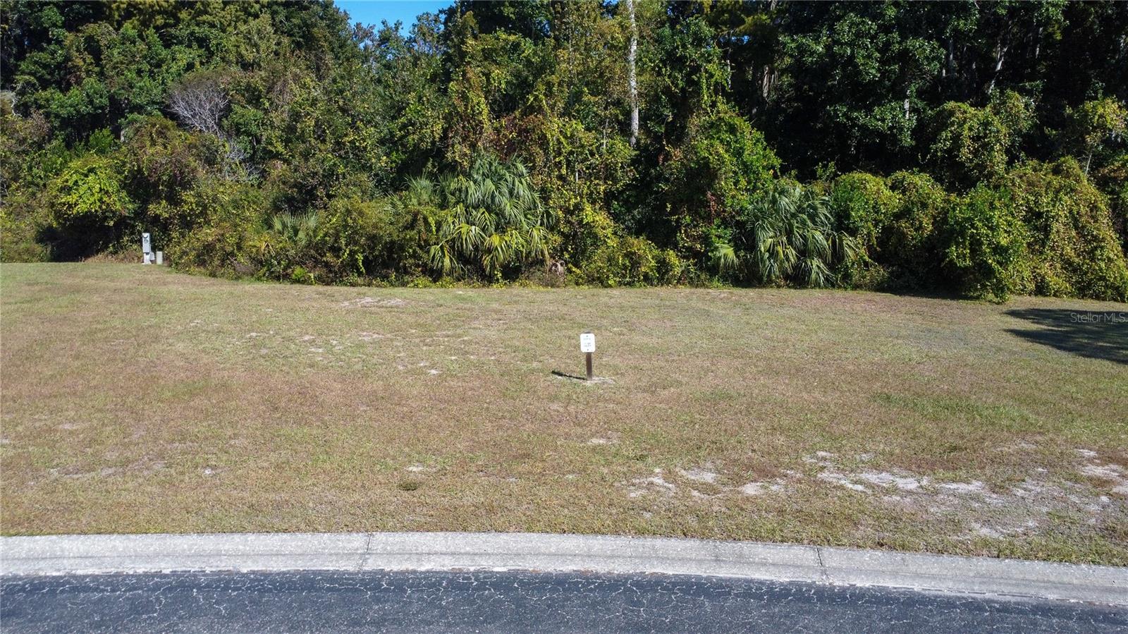 Forest Glenn Dr Property Photo 1