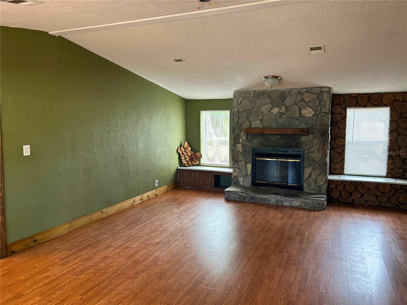 9867 Jerome Dr Property Photo 6