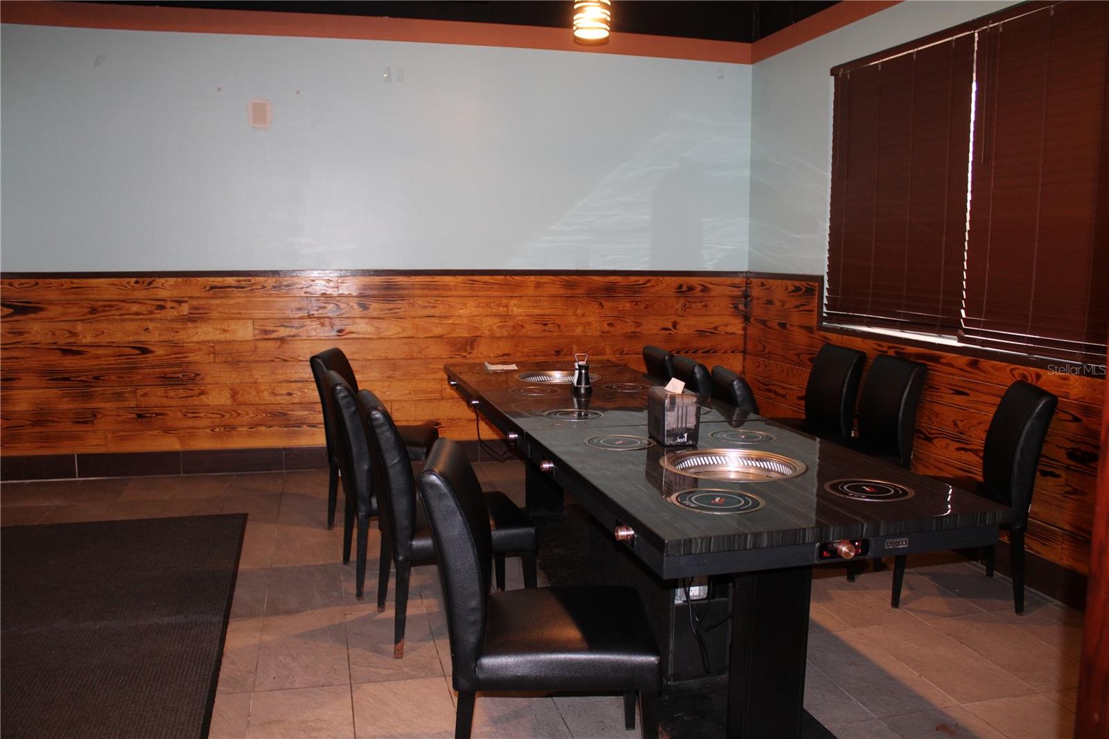 Commercial Way Property Photo 9