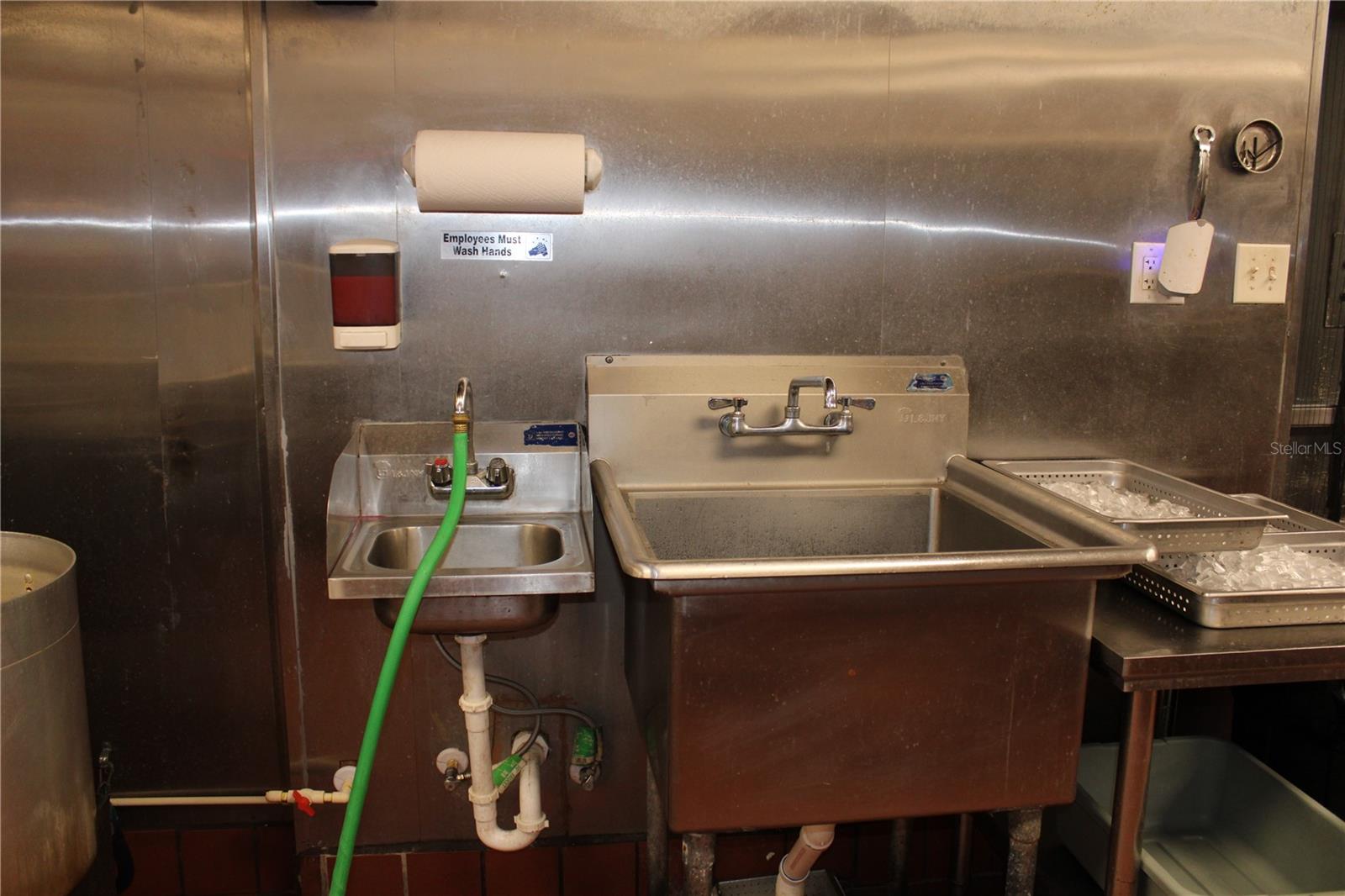 Commercial Way Property Photo 21