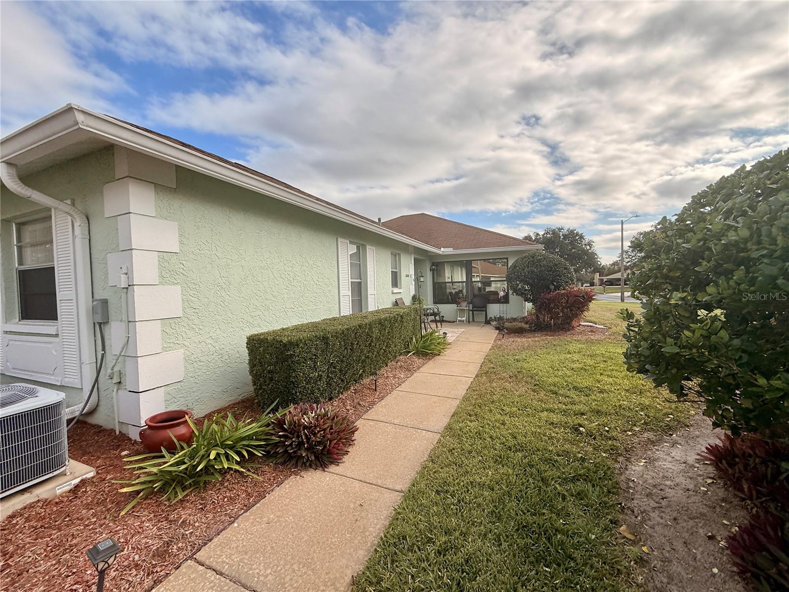 8350 HIGH POINT CIR #3 Property Photo 1