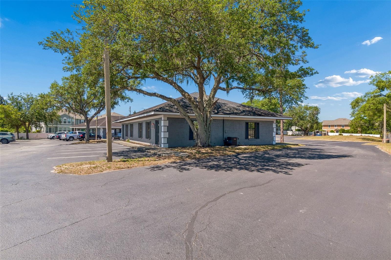 7517 Little Rd Property Photo 8