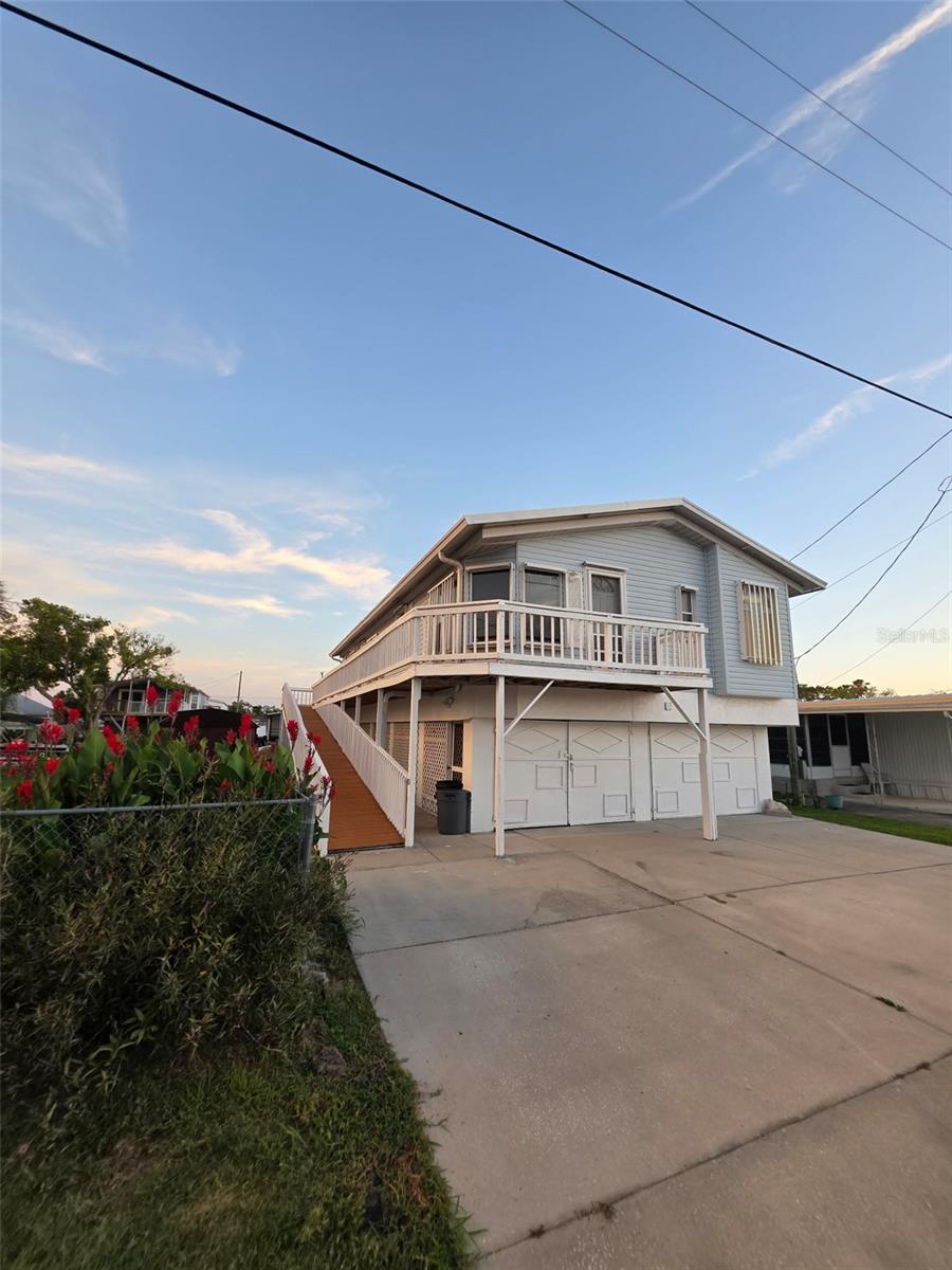 6814 GULL LN Property Photo 1