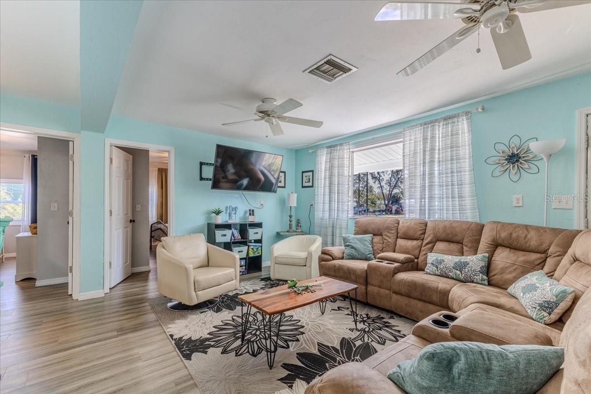 5261 Circle Dr Property Photo 17