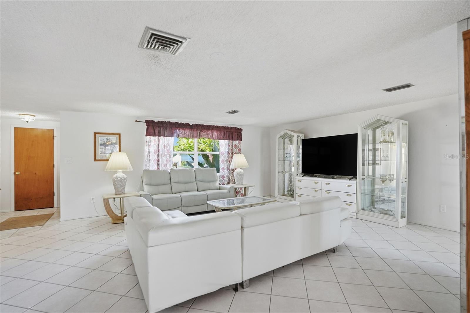 13630 Garris Dr Property Photo 9