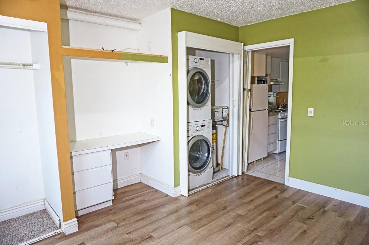 1865 Mazo Mnr #j5 Property Photo 12