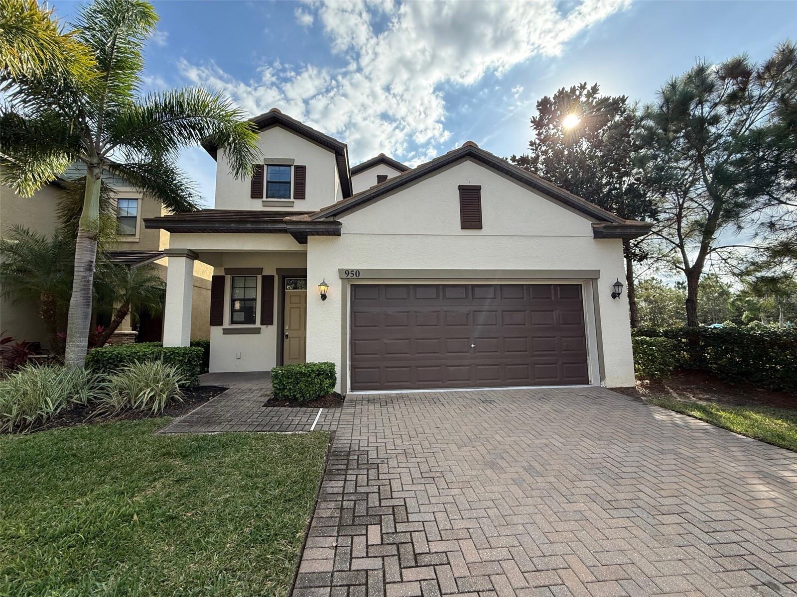 950 TERRA VISTA ST