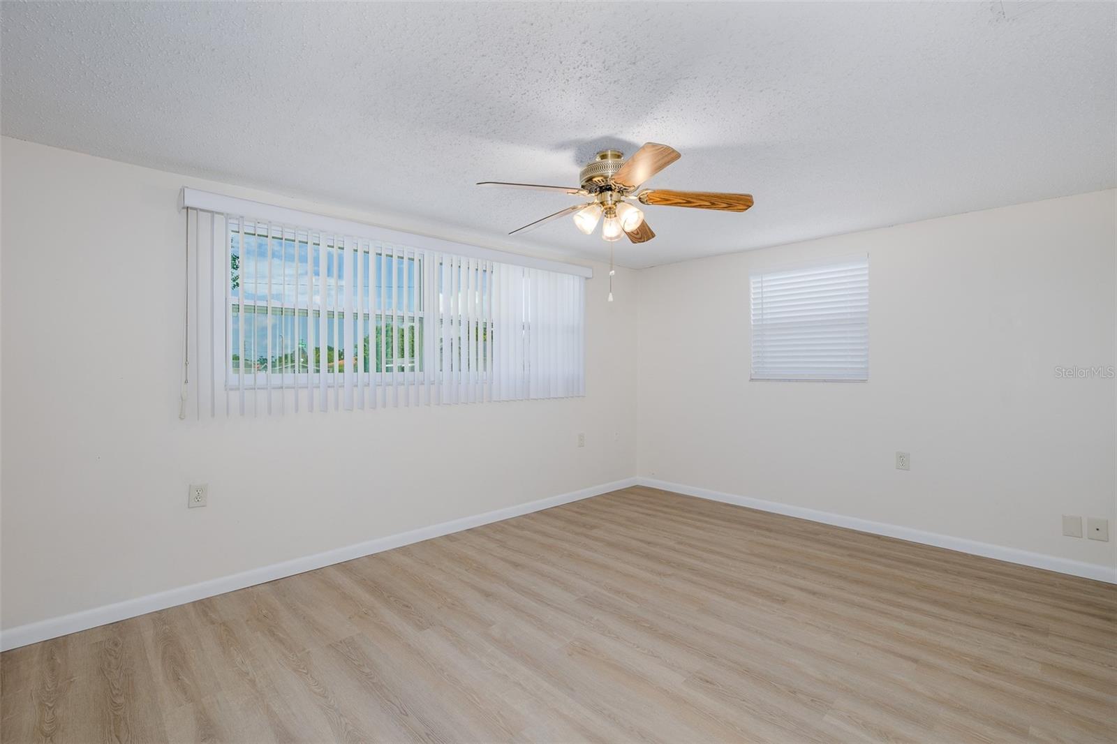 1148 Fernwood Dr Property Photo 8