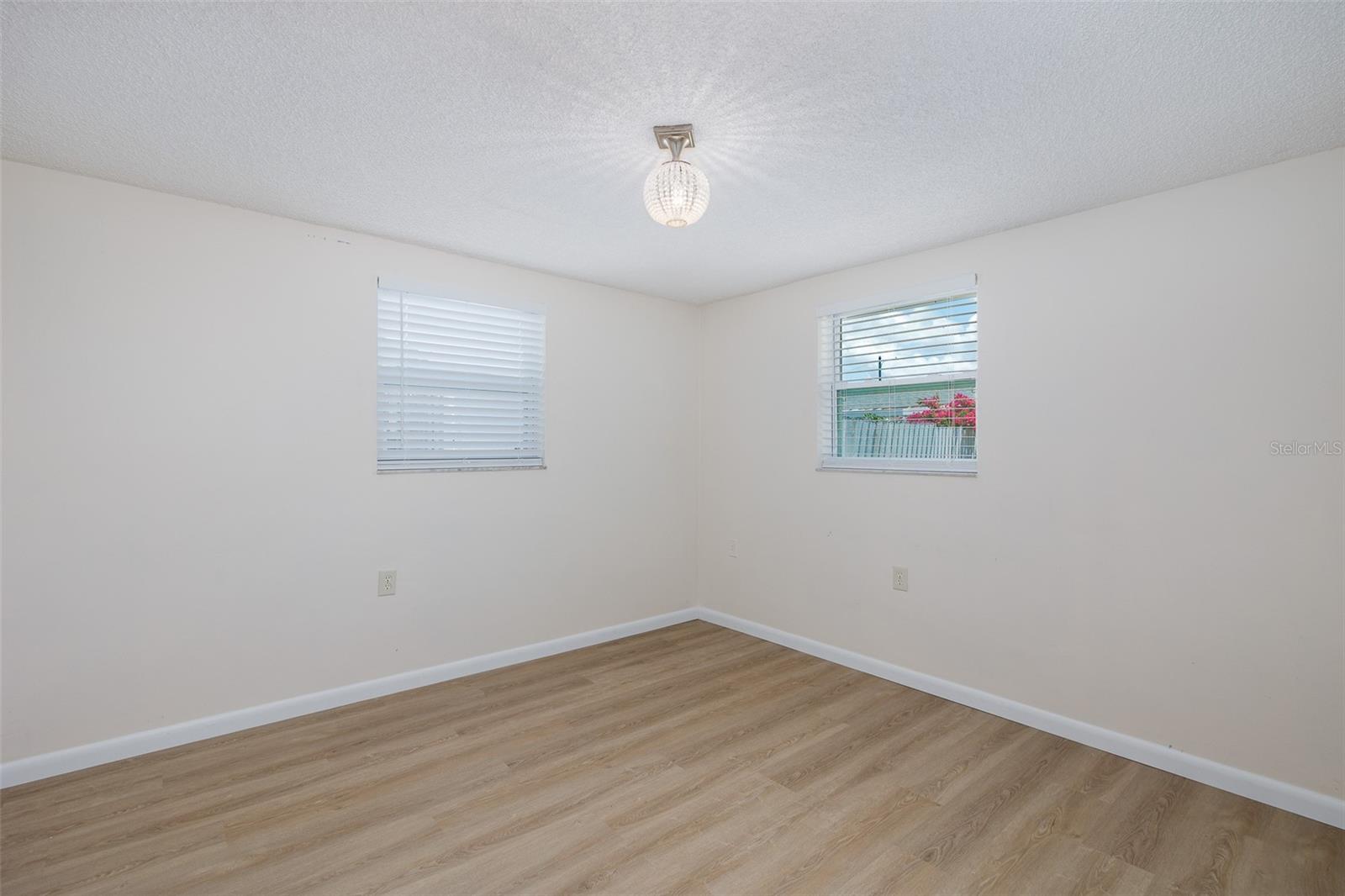 1148 Fernwood Dr Property Photo 23