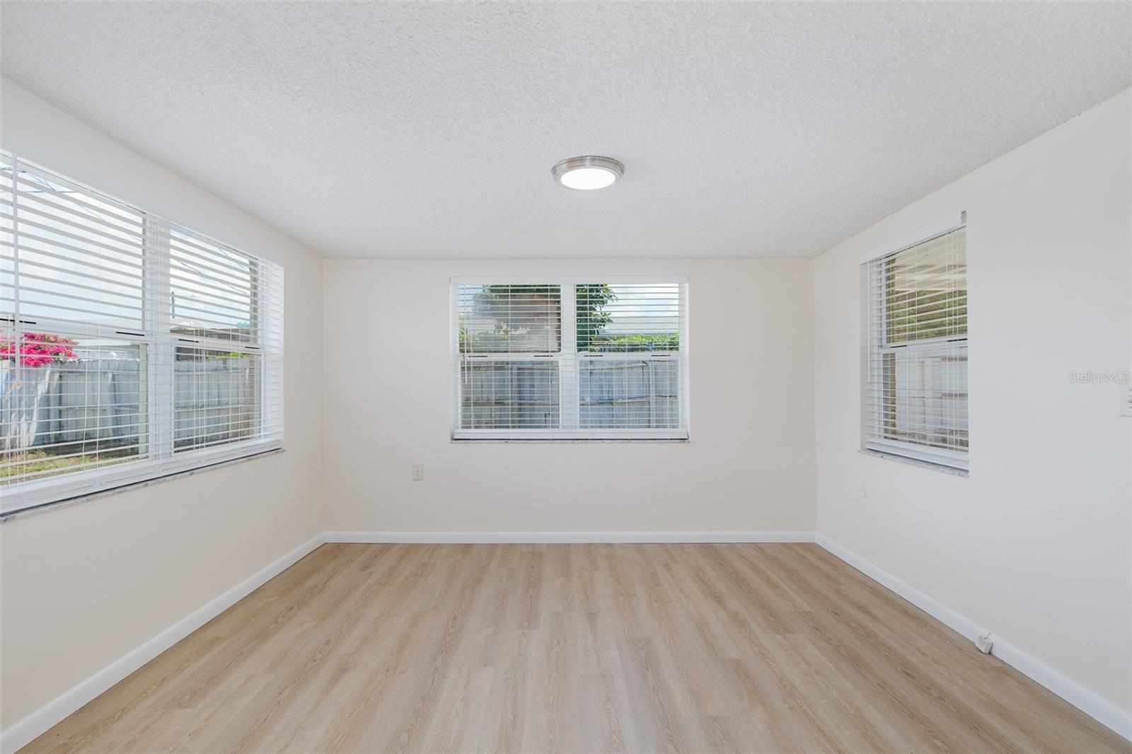 1148 Fernwood Dr Property Photo 27