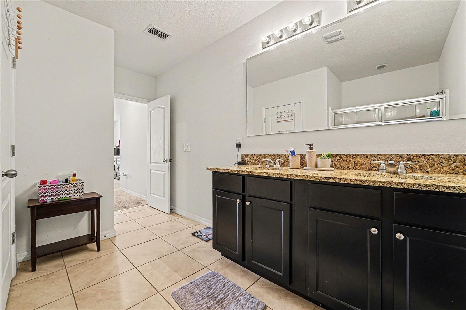 3180 Country Club Cir Property Photo 9