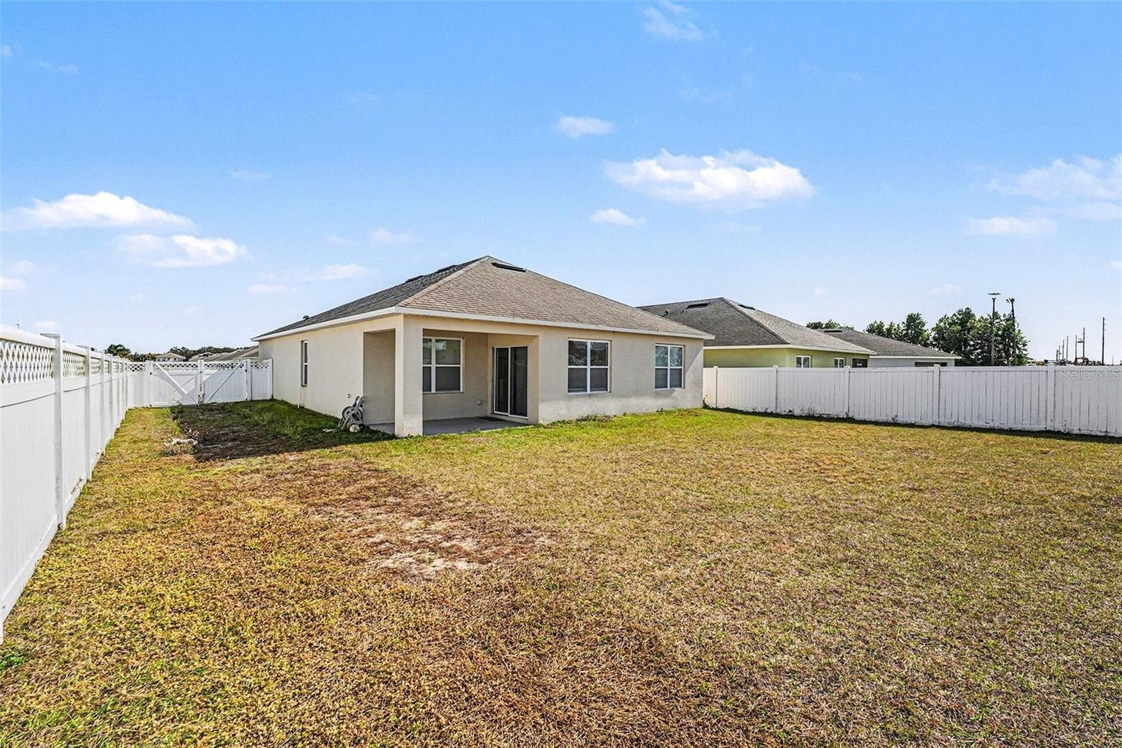 3180 Country Club Cir Property Photo 14