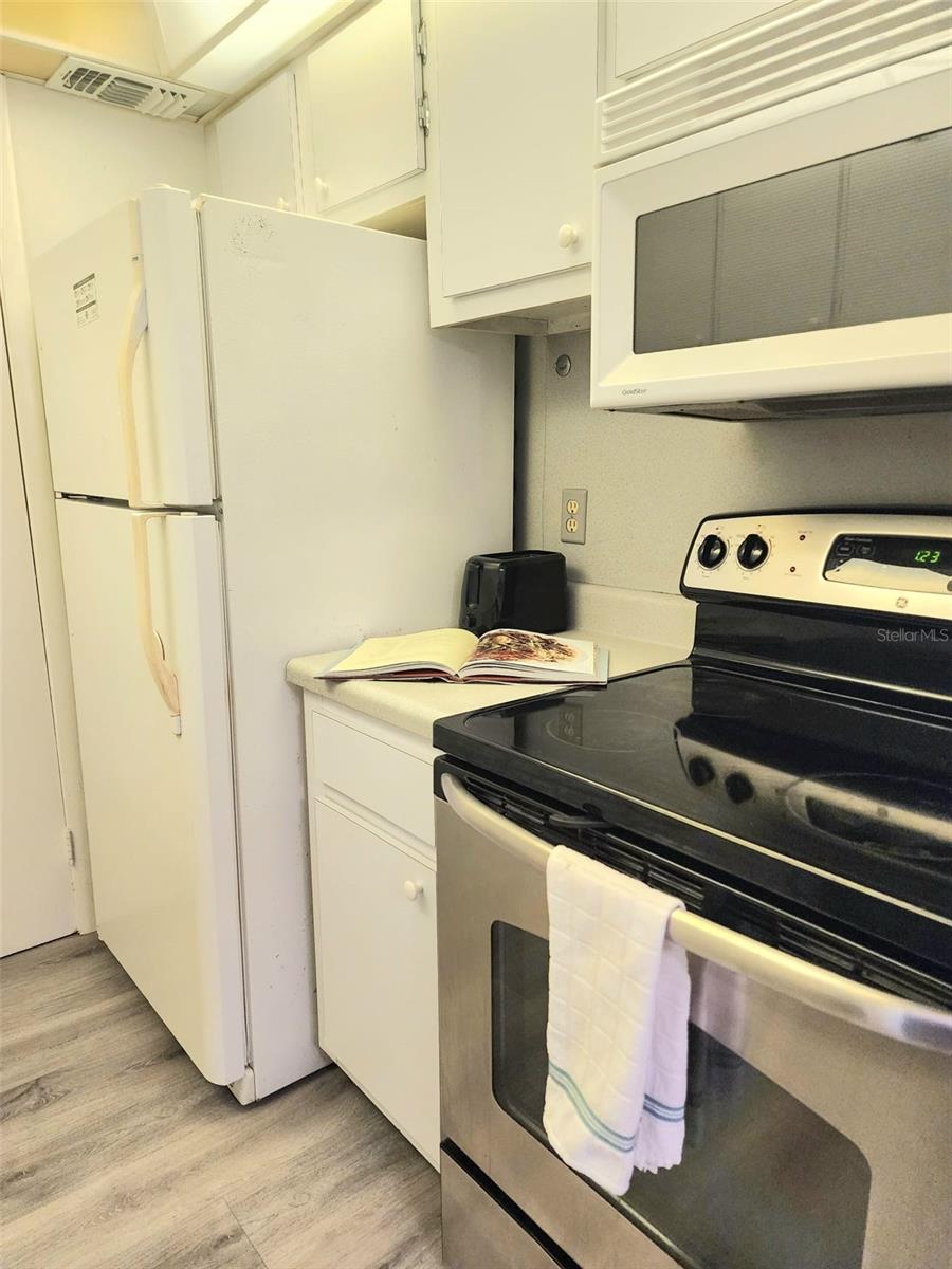 3249 Beneva Rd #204 Property Photo 41