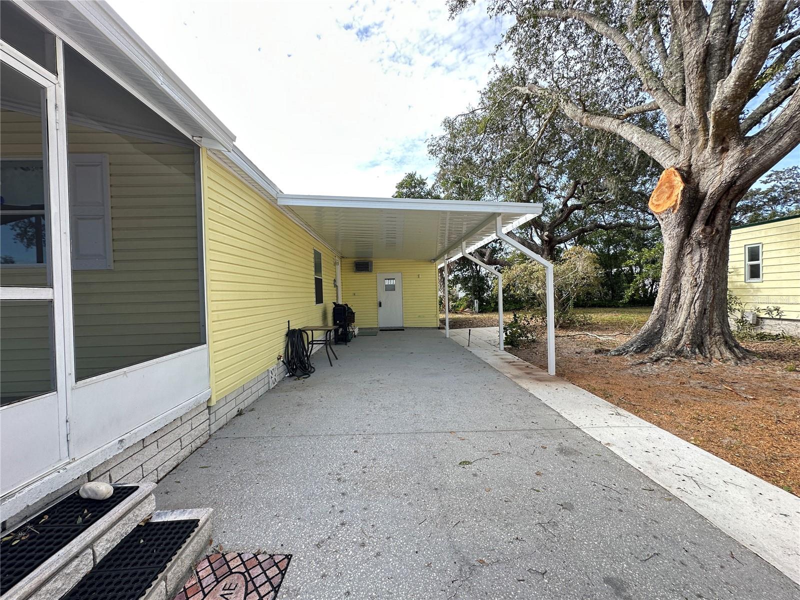 16735 Olivaud St Property Photo 6