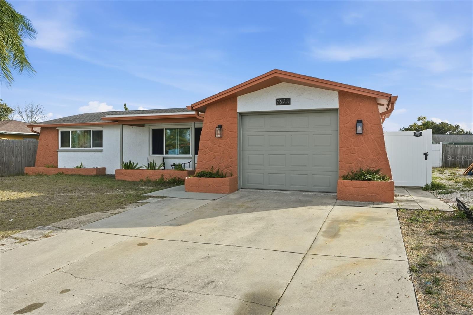 7628 Dale Dr Property Photo 1