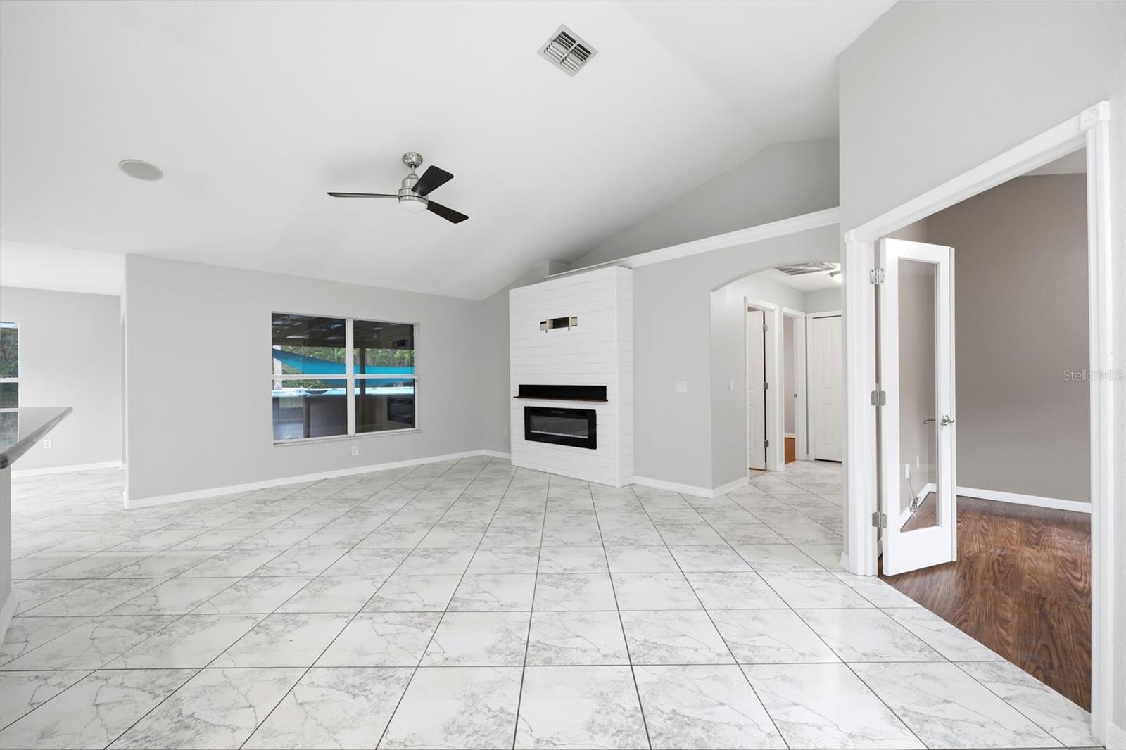 18236 Macek Rd Property Photo 8