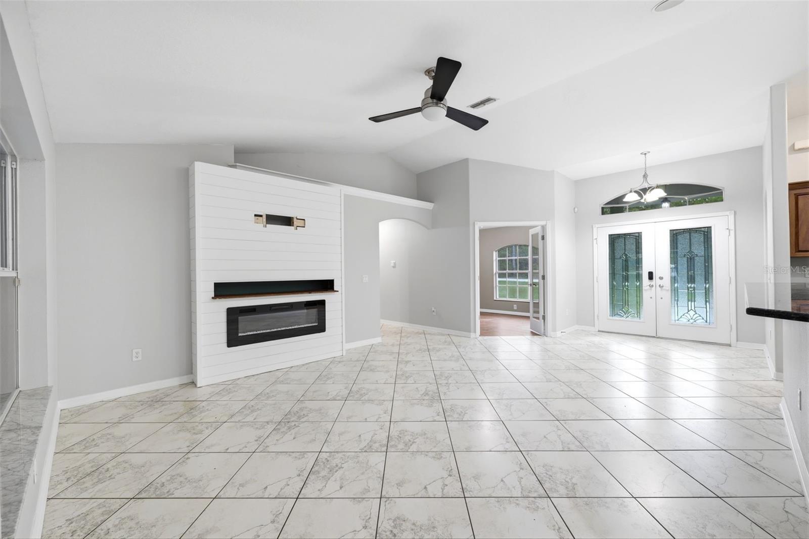 18236 Macek Rd Property Photo 9