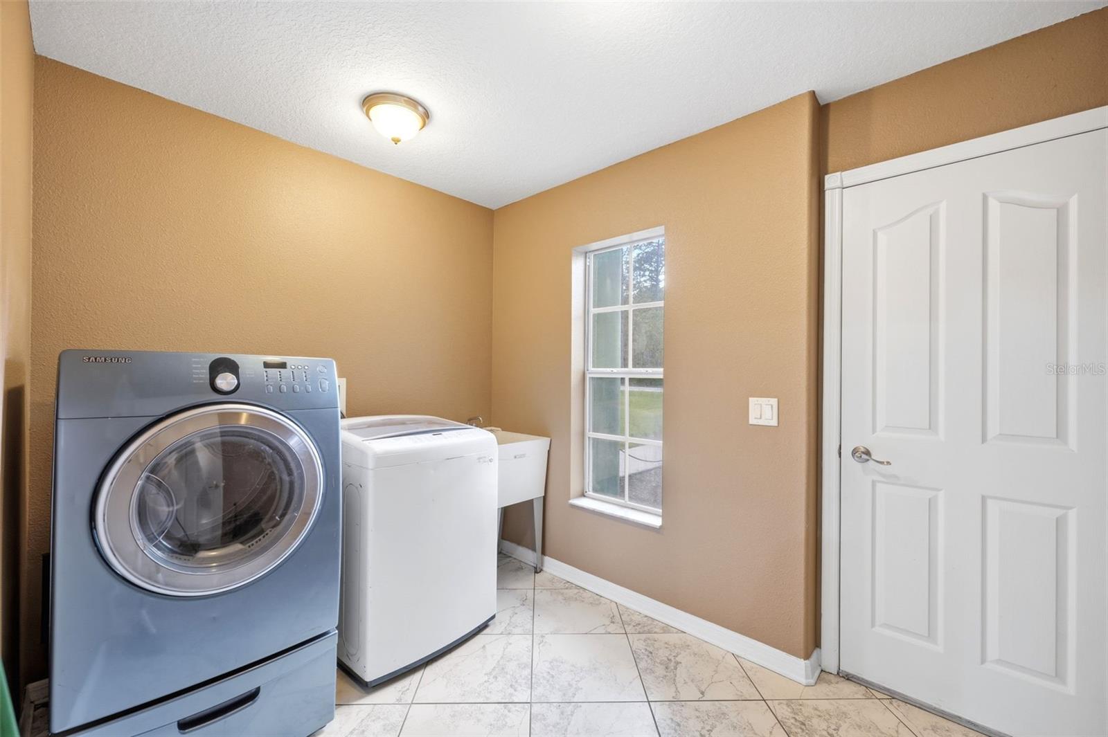 18236 Macek Rd Property Photo 37