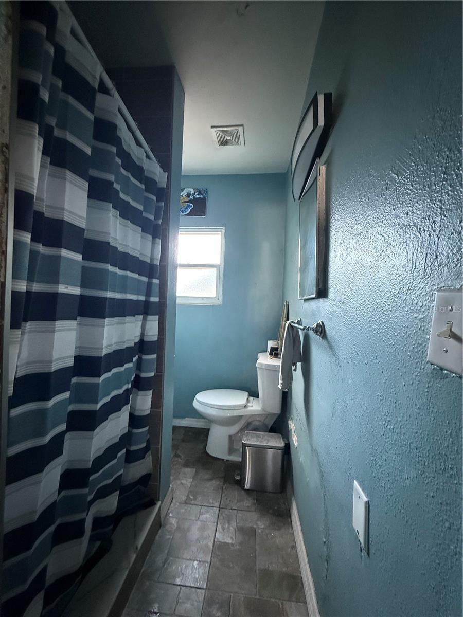 6100 Main St #a Property Photo 8