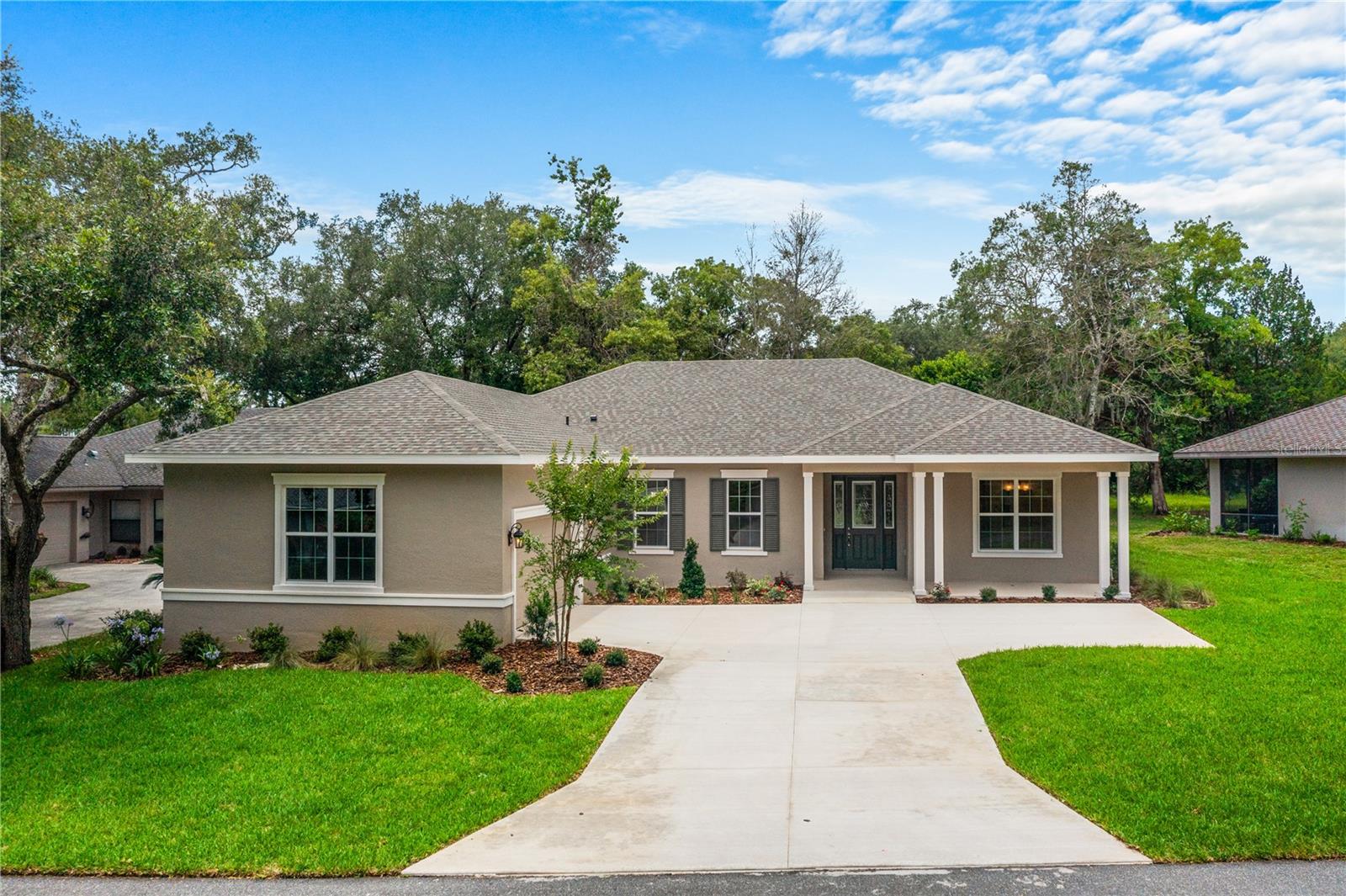 3030 W BERMUDA DUNES DR Property Photo 1