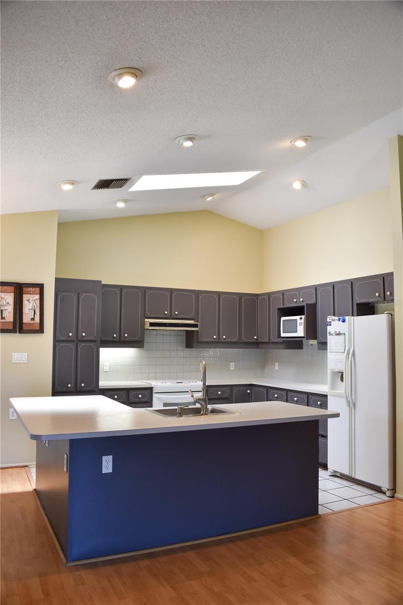 6336 Wooden St Property Photo 3