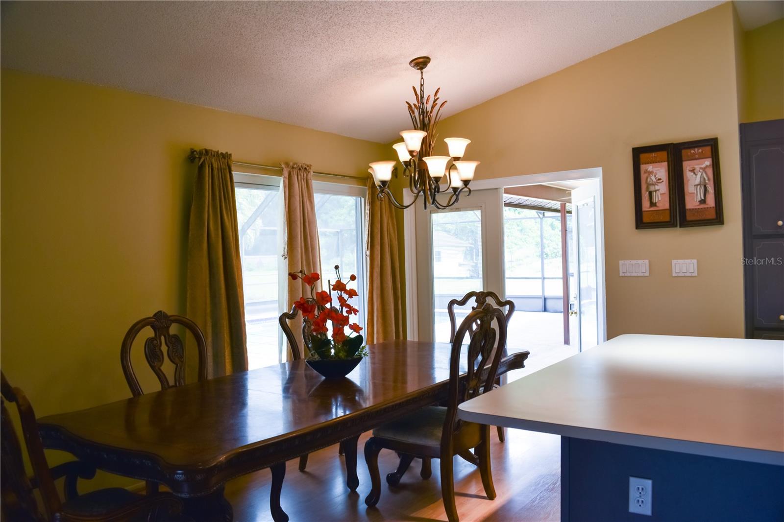 6336 Wooden St Property Photo 4