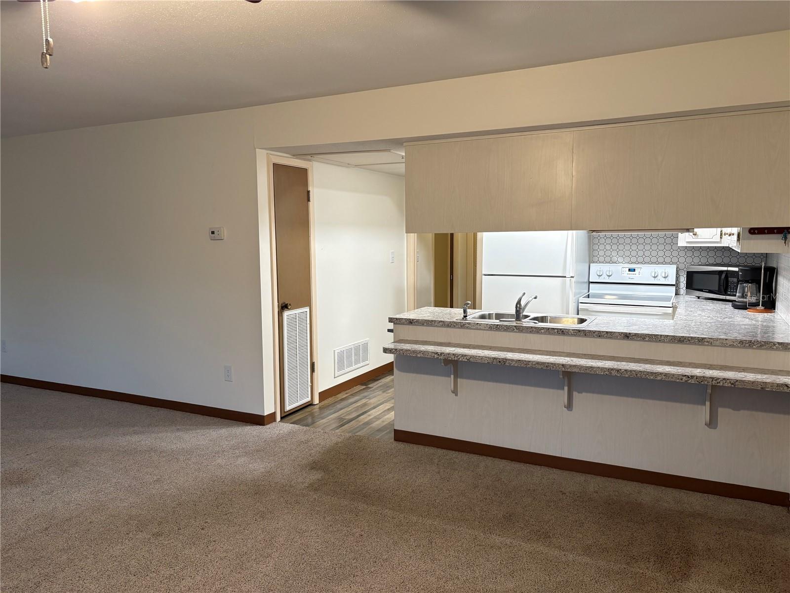 5433 Palm Dr Property Photo 5