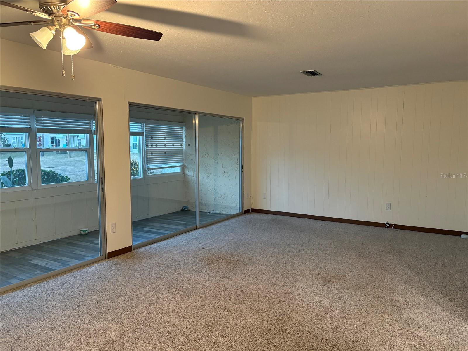 5433 Palm Dr Property Photo 9