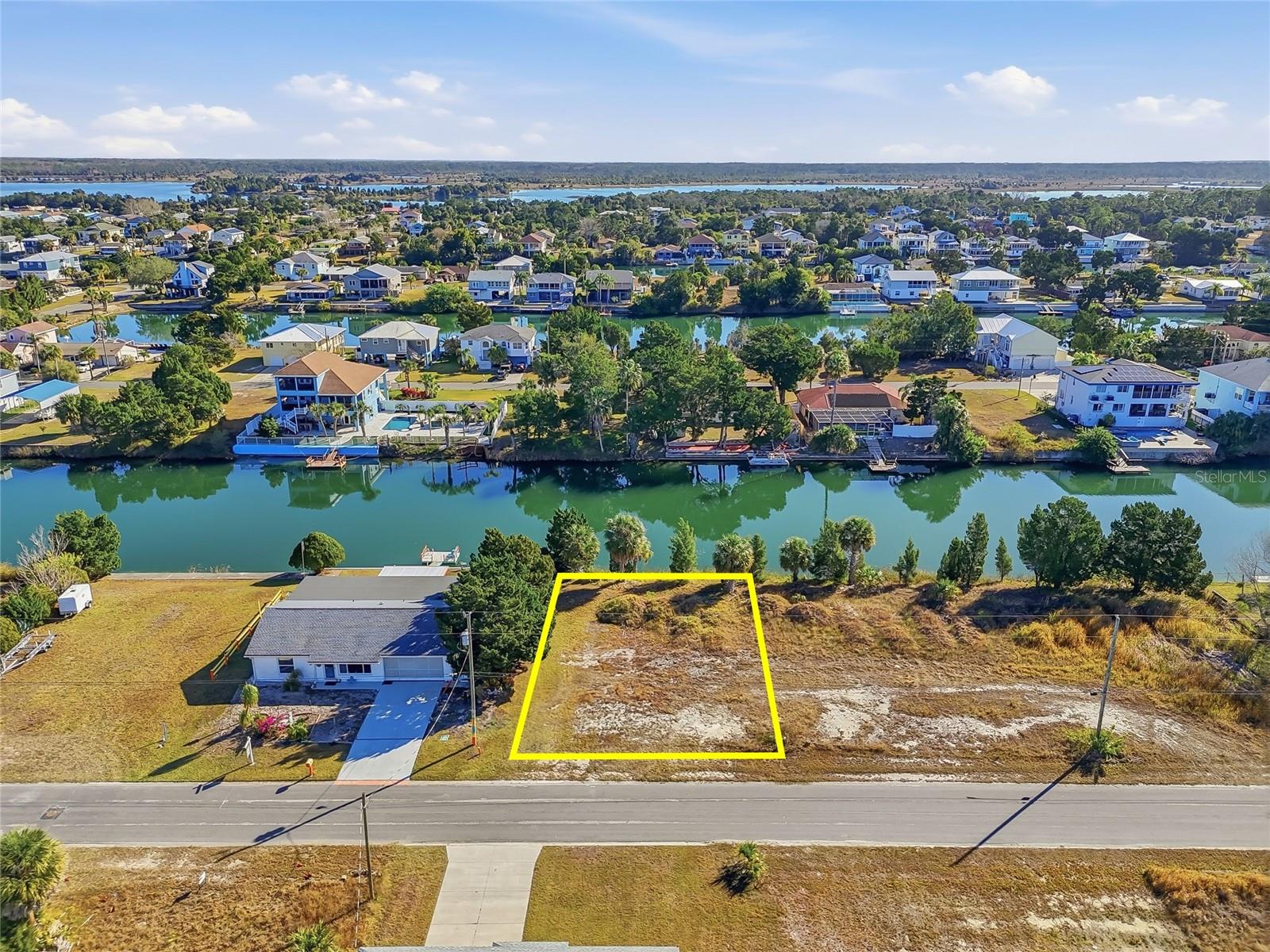 3318 Gardenia Dr Property Photo 3
