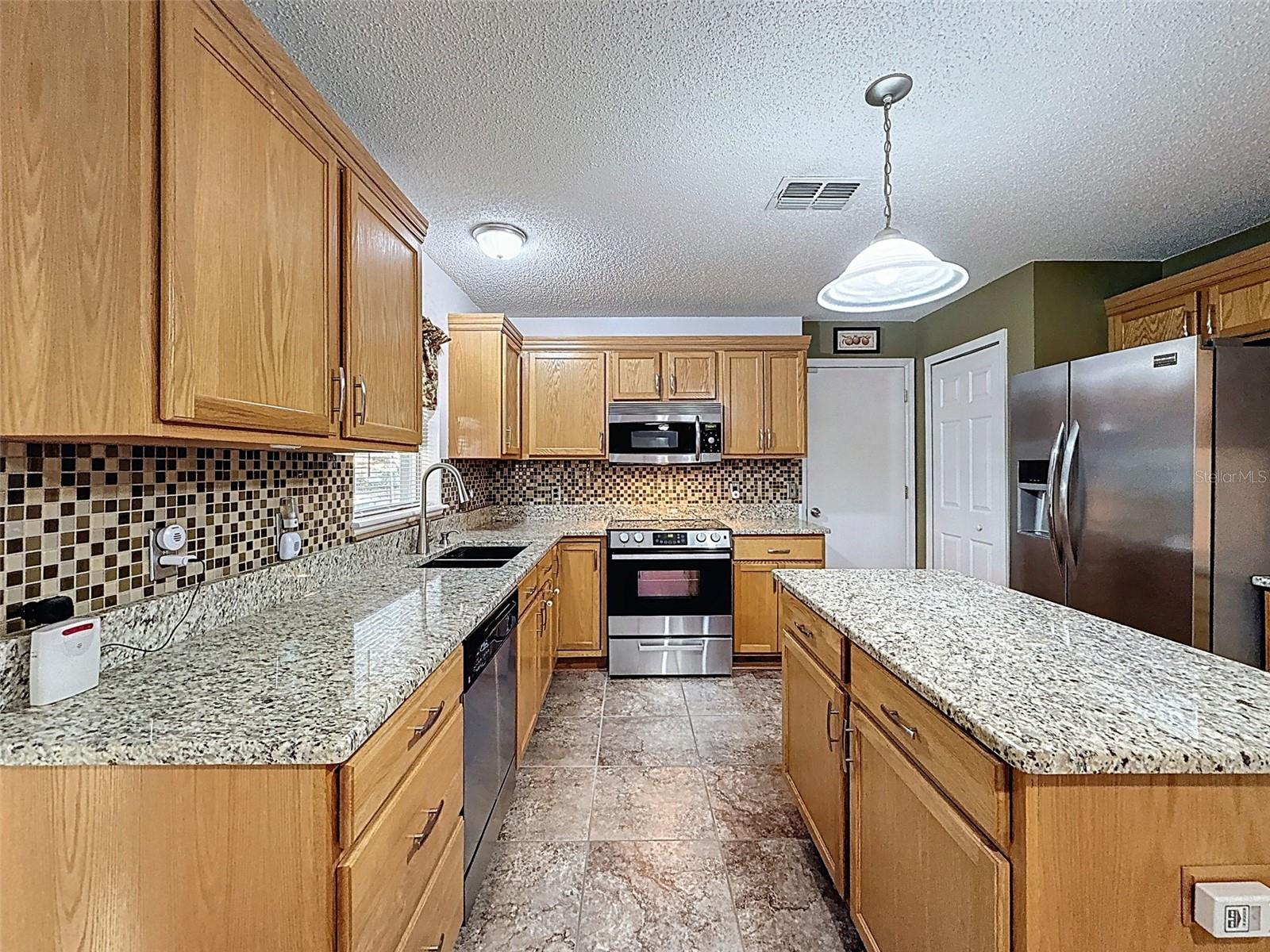 3181 Deltona Blvd Property Photo 2