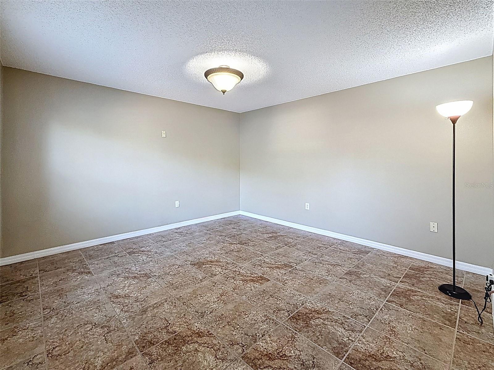 3181 Deltona Blvd Property Photo 7