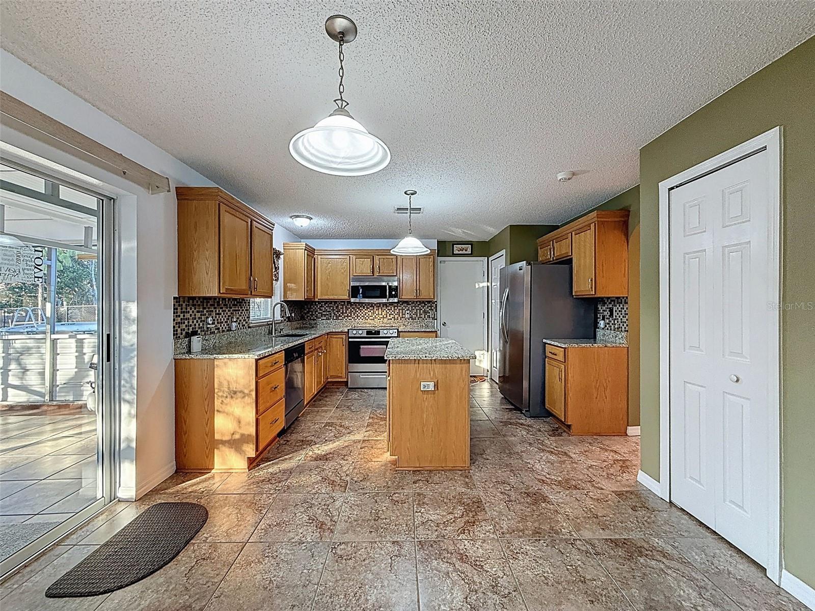 3181 Deltona Blvd Property Photo 17