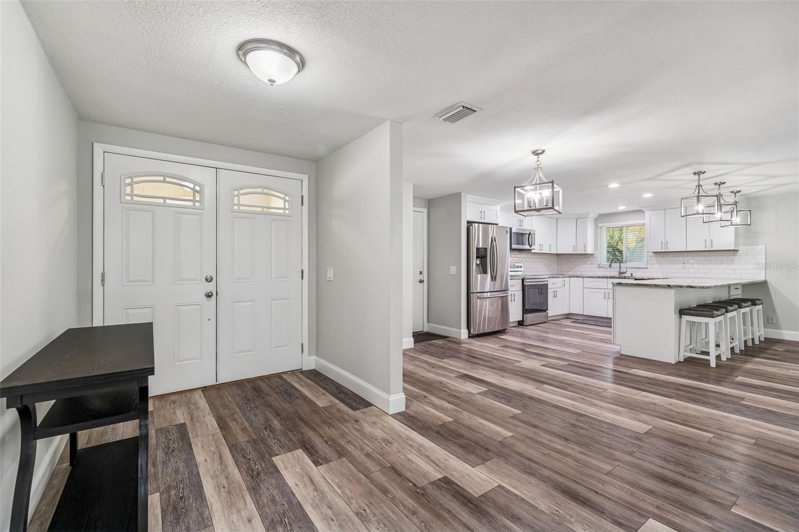 10909 Candy Ln Property Photo 7