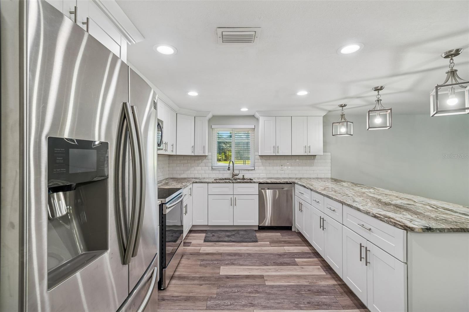 10909 Candy Ln Property Photo 11